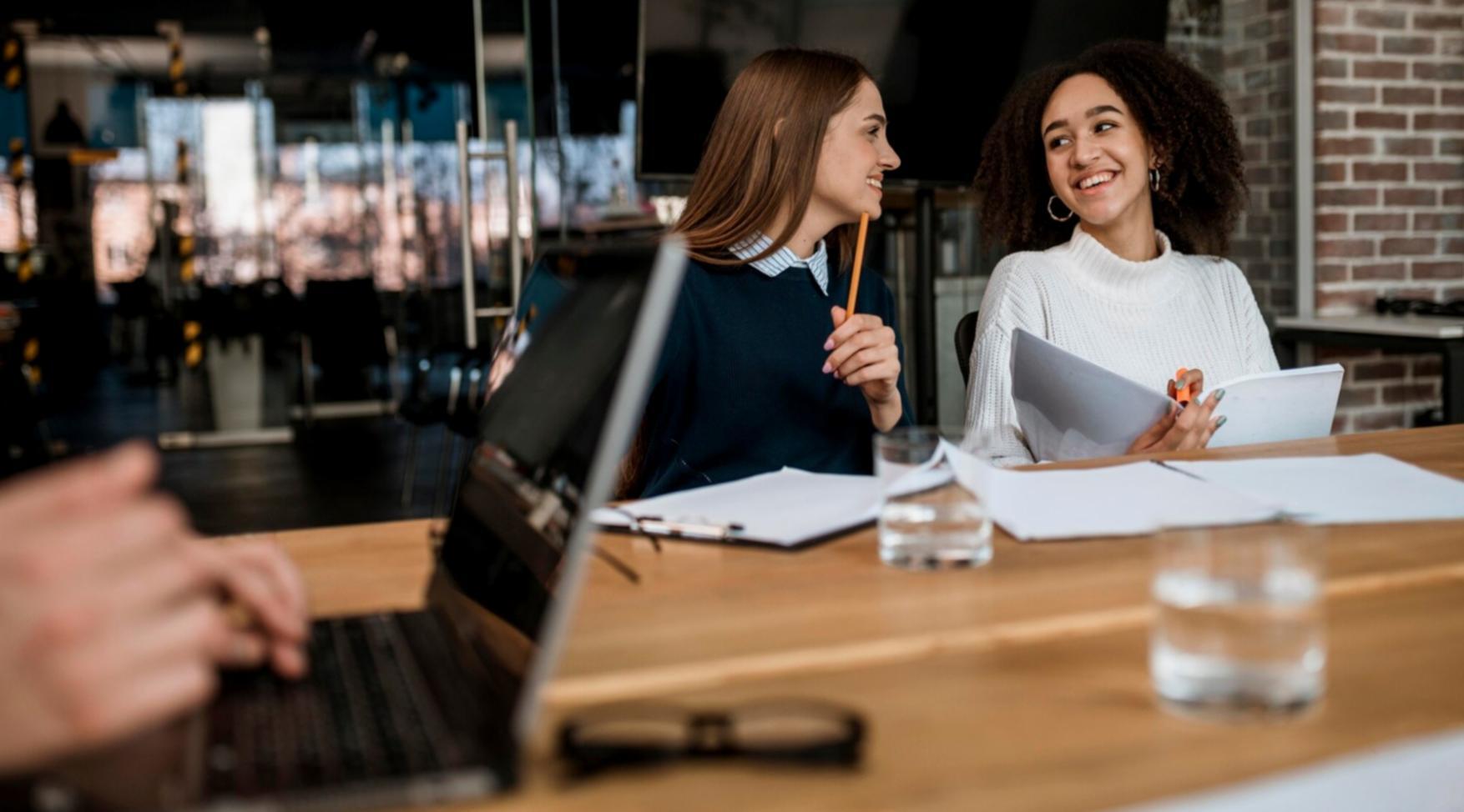 Session de formation en gestion budgétaire avec documents et outils pédagogiques